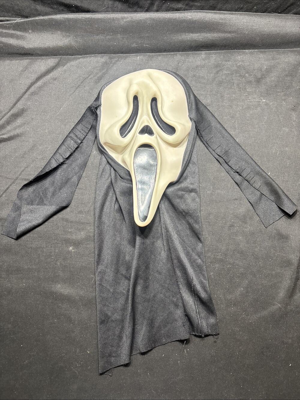 Vintage Scream Ghostface Mask Easter Unlimited EU MK Stamp Gen 1 1990s Horror